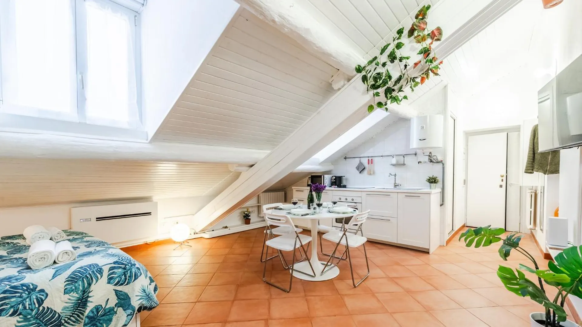 The White Jungle - San Babila Attic Apartment Milan