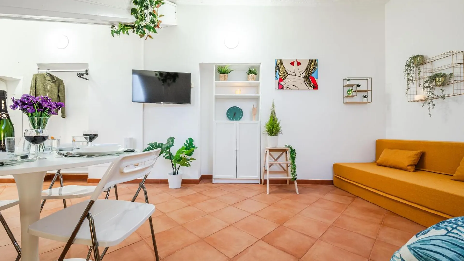 The White Jungle - San Babila Attic Apartment Milan