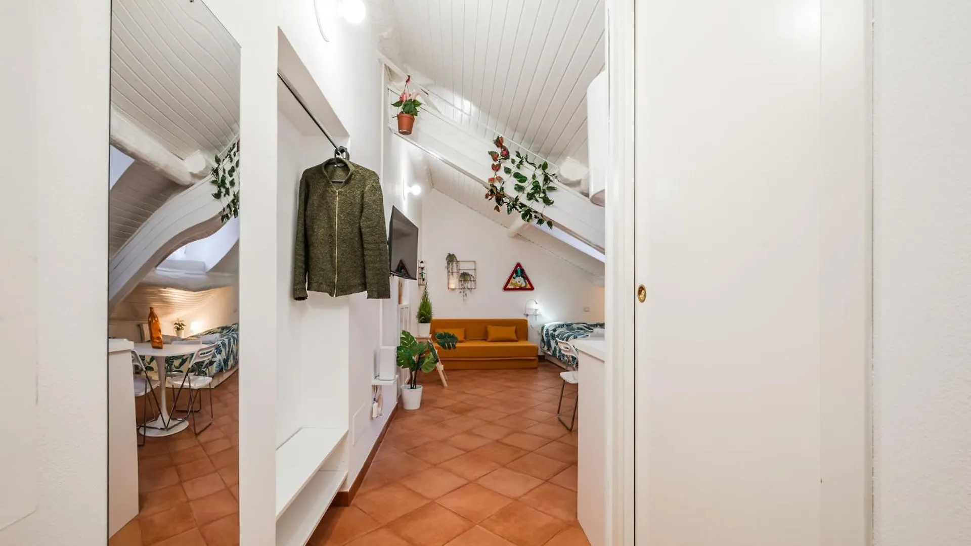 The White Jungle - San Babila Attic Apartment Milan