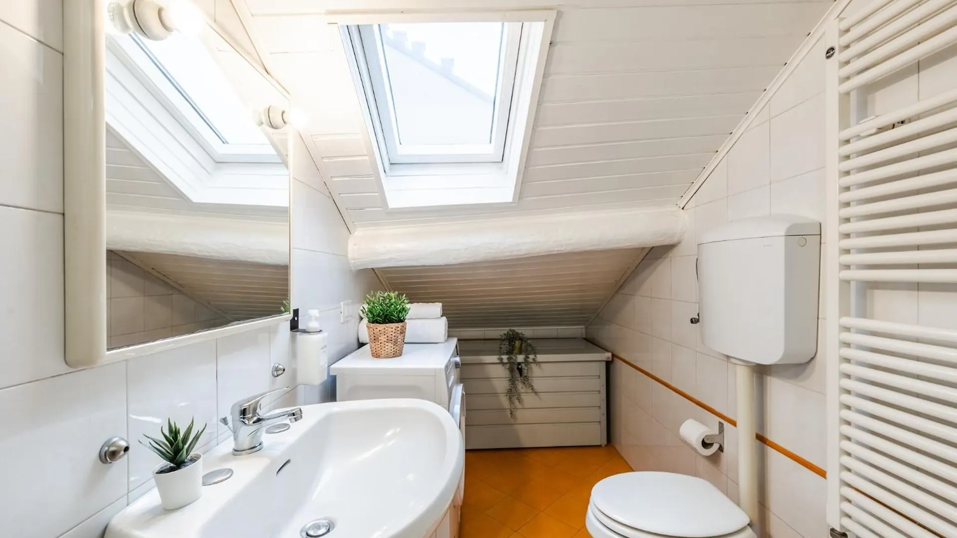 The White Jungle - San Babila Attic Apartment Milan Italy