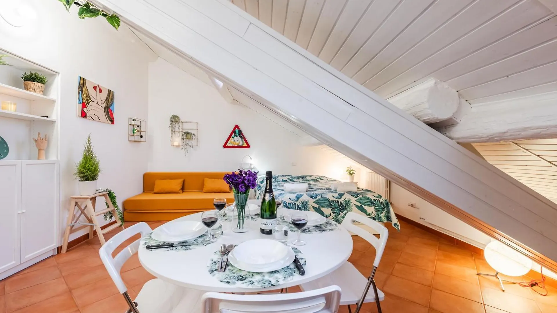 The White Jungle - San Babila Attic Apartment Milan
