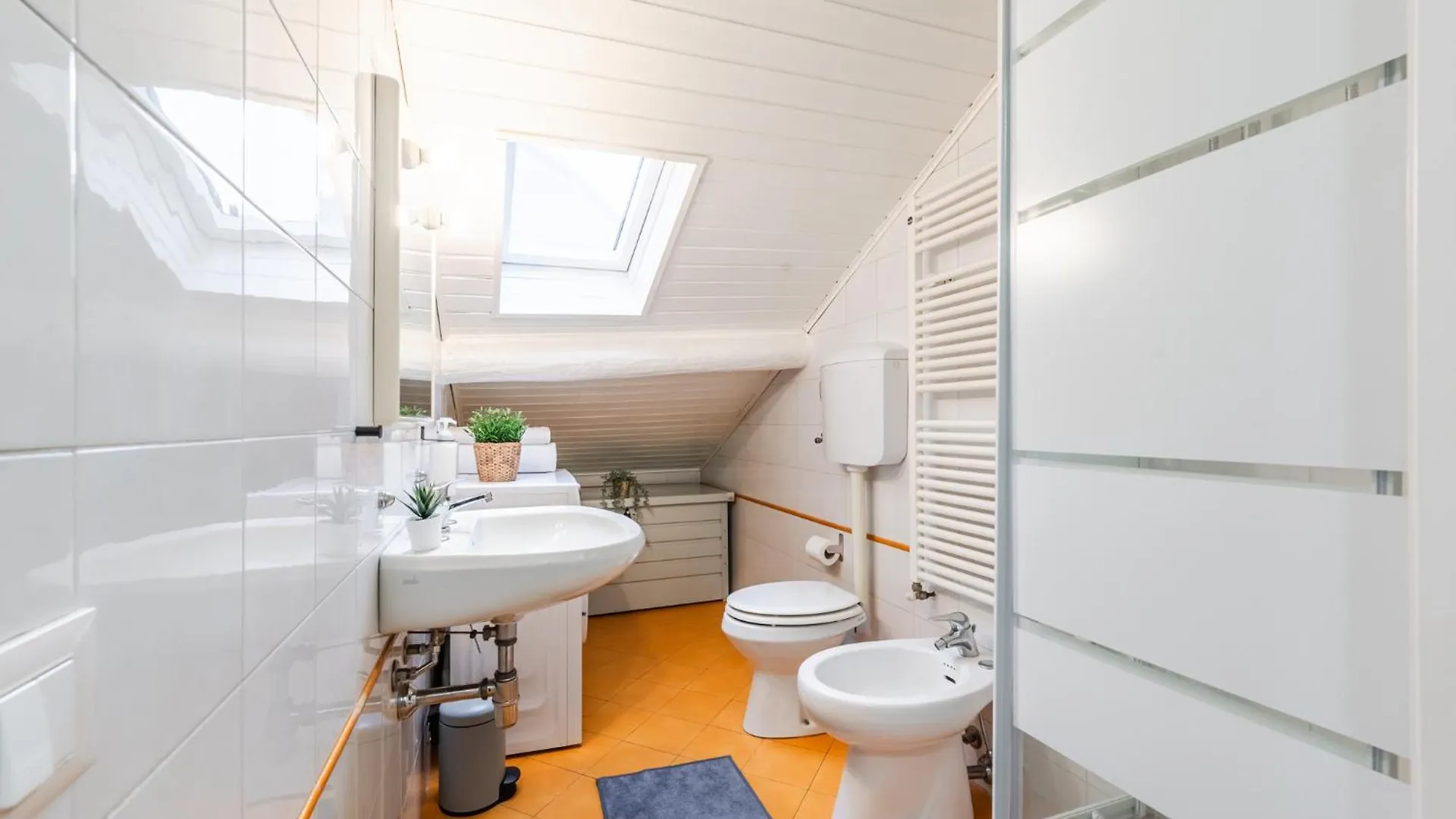 The White Jungle - San Babila Attic Apartment Milan